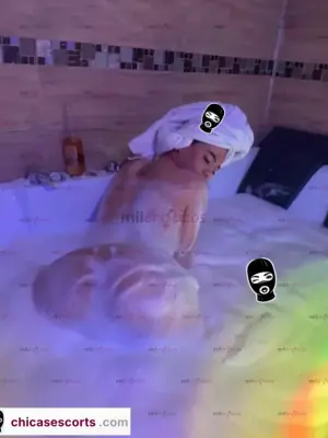 Media Hora De Trio Por Solo 90 Mil Con Show LéSbico Totalmente Real Sin Afanes, Escorts en Medellín, Colombia — 24 años