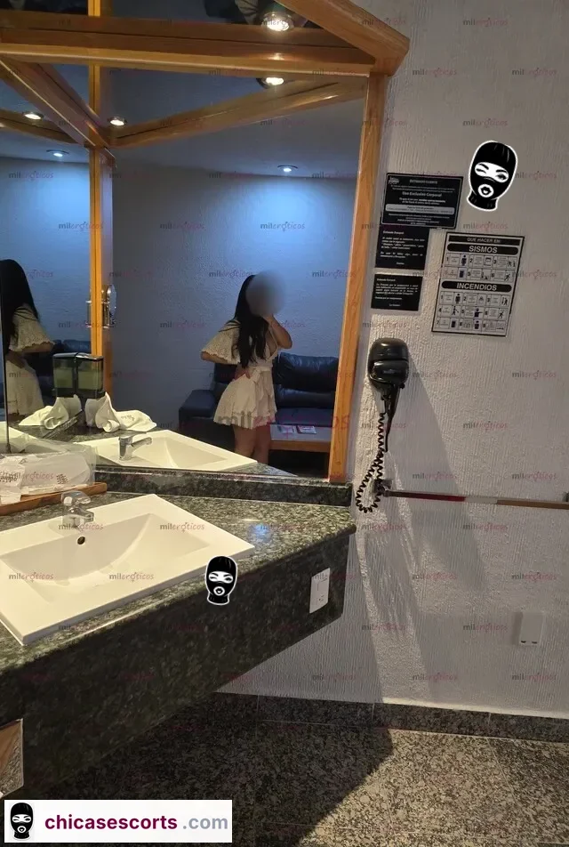 Foto de Mujer Sexy Discreta Apasionada Y Encantadora — imagen 3