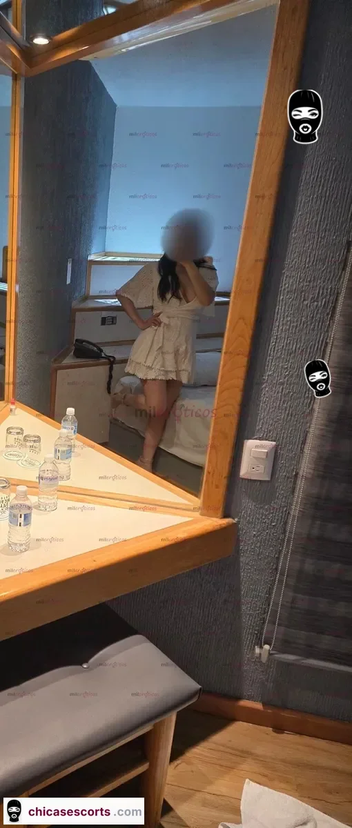 Foto de Mujer Sexy Discreta Apasionada Y Encantadora — imagen 4