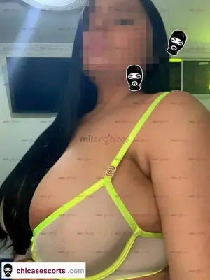 Fogosa Y Ardiente Pelinegra De Grandes Tetas, Escorts en Bogotá, Colombia — 27 años