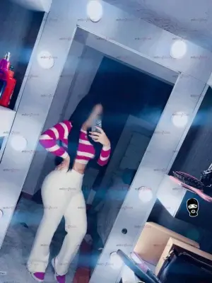 Mis Labios Carnocitos Quieren Probar Tu Verga Toda La Noche, Escorts en Guadalajara, México — 18 años