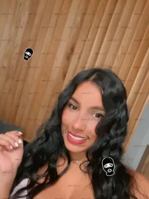 Sarah Linda Pelinegra, Escorts en Bogotá — 22 años