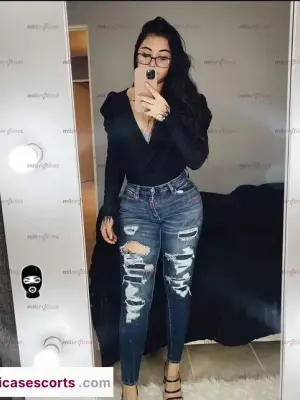 Universitaria Super Caliente Y Muy Accesible Exprimentando Cosas Nuevas, Escorts en Guadalajara, México — 18 años