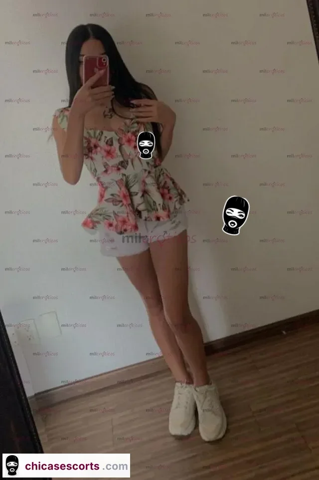 Foto de Apetecible Petit Te En La Mas Putica Garganta Profunda — imagen 6