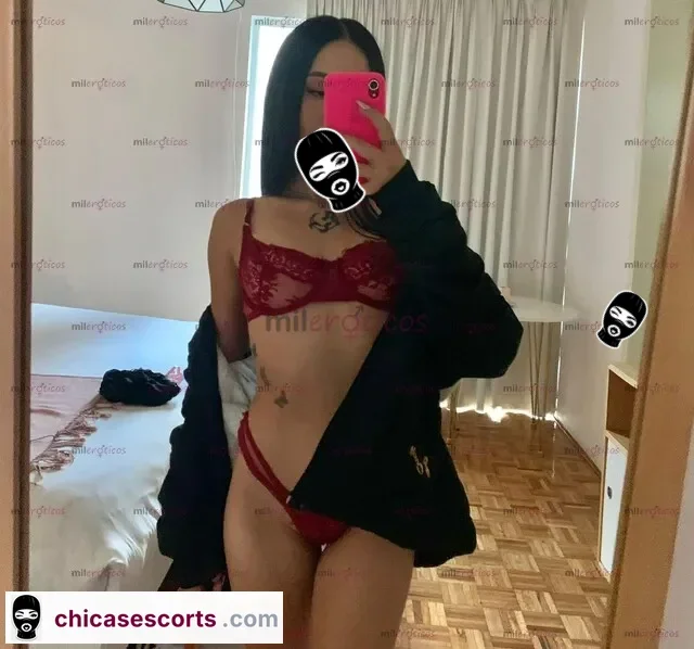 Foto de Apetecible Petit Te En La Mas Putica Garganta Profunda — imagen 7