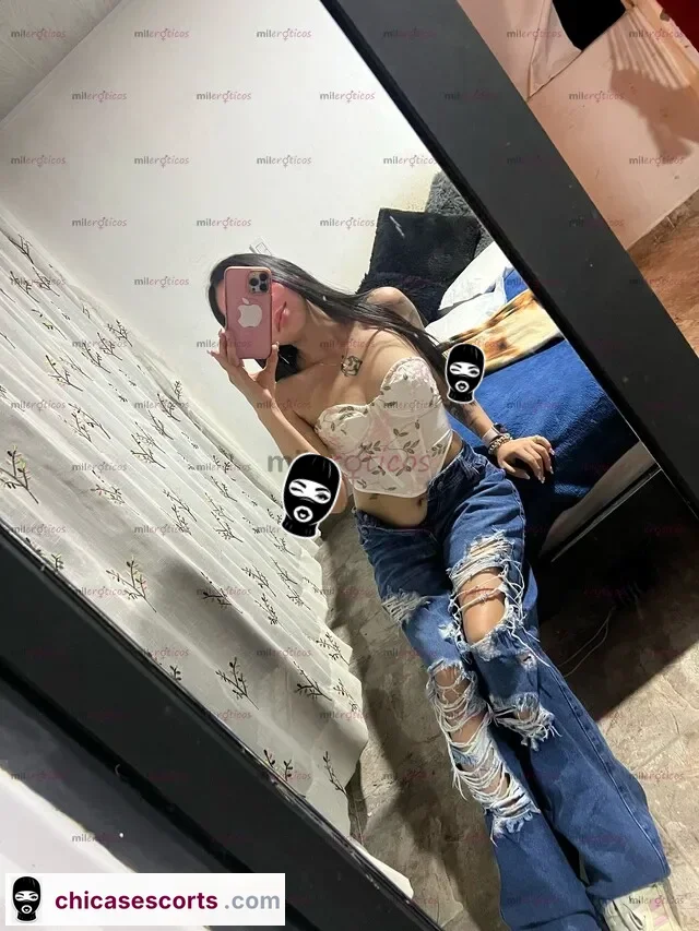 Foto de Apetecible Petit Te En La Mas Putica Garganta Profunda — imagen 8