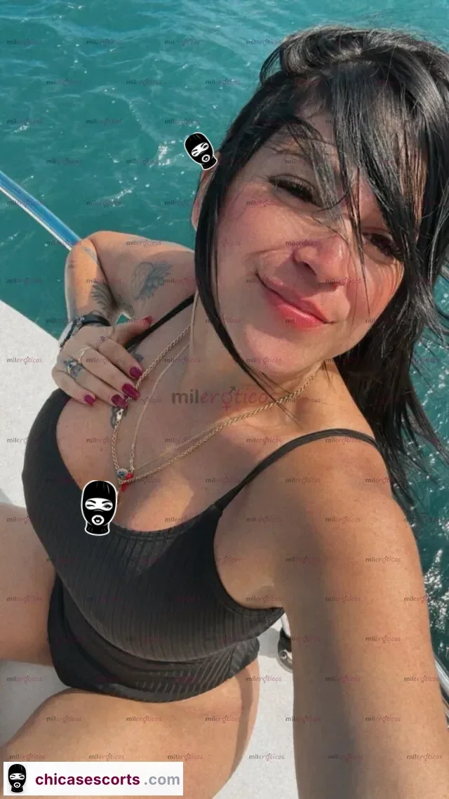 Foto de Chica Brillante Y Caliente Muy Cachonda Me Encanta El Sexy Y Complacerte Bebé — imagen 5