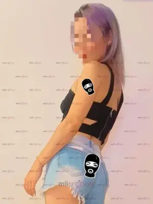 Flaca Natural Delicada,Muy Complaciente Y Chupona, Escorts en Bogotá — 18 años