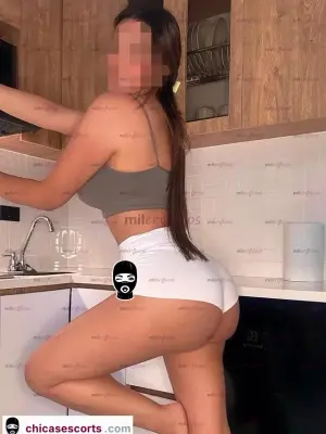 Hermoso Rostro Cuerpo Bronceado Linda Y Voluptuosa Muy Bien Ubicada Esperandote, Escorts en Bogotá, Colombia — 18 años