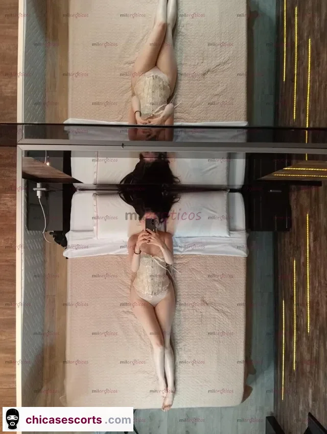 Foto de Vero, Caliente, Discreta, Femenina Y Complaciente — imagen 9