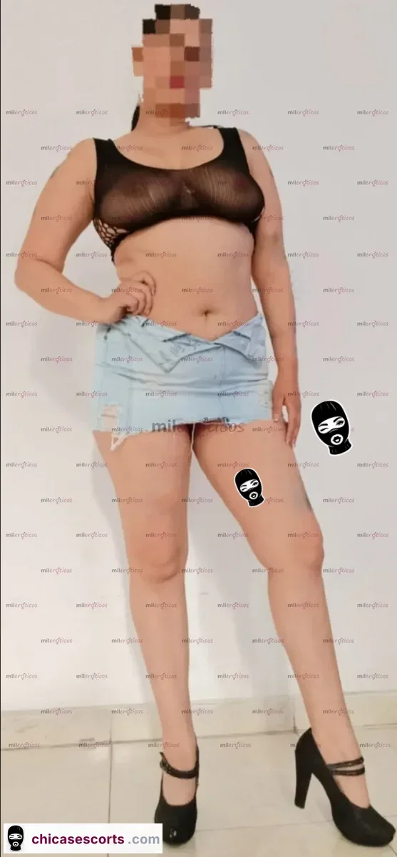 Foto de Hermosa Dama Complaciente Llena De Deseo Lista Para Ti — imagen 3