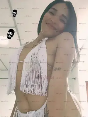 Hola Soy MíA Rica Flaca Venezolana La Reina Del Sexo Anal, Escorts en Bogotá, Colombia — 18 años