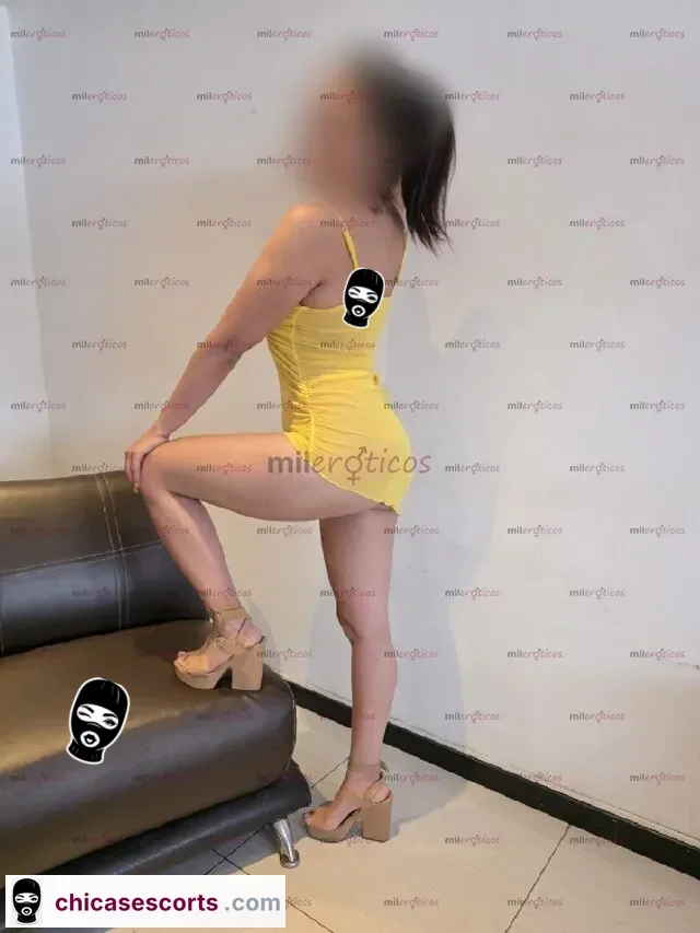 Foto de Pasante Fogosa , Caliente Y Una Putita En La Cama — imagen 7