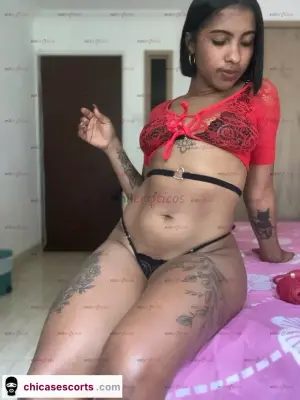 Flaca Con Bellas Cuervas, Escorts en Bucaramanga, Colombia — 40 años