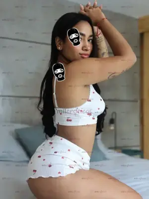 Sabrina La Chica De Culo Grande Tolimense Sexy, Escorts en Medellín, Colombia — 18 años