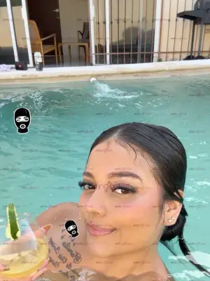 Daniela Joven Colombiana , Cuerpo Natural Sensual, Escorts en Mérida, México — 19 años