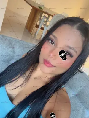 Daniela Joven Colombiana , Cuerpo Natural Sensual, Escorts en Mérida, México — 19 años