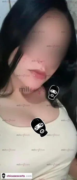 Foto de Me Encanta Ser Divertida Y Coqueta En La Cama Bebé — foto de perfil verificado