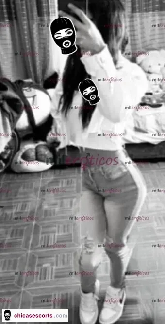 Foto de Me Encanta Ser Divertida Y Coqueta En La Cama Bebé — imagen 3