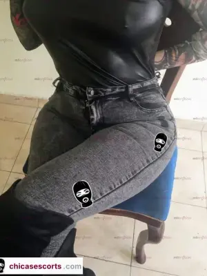 Culona Tatuada Super Caliente Con Apto Privado Squirt, Escorts en Bogotá, Colombia — 18 años