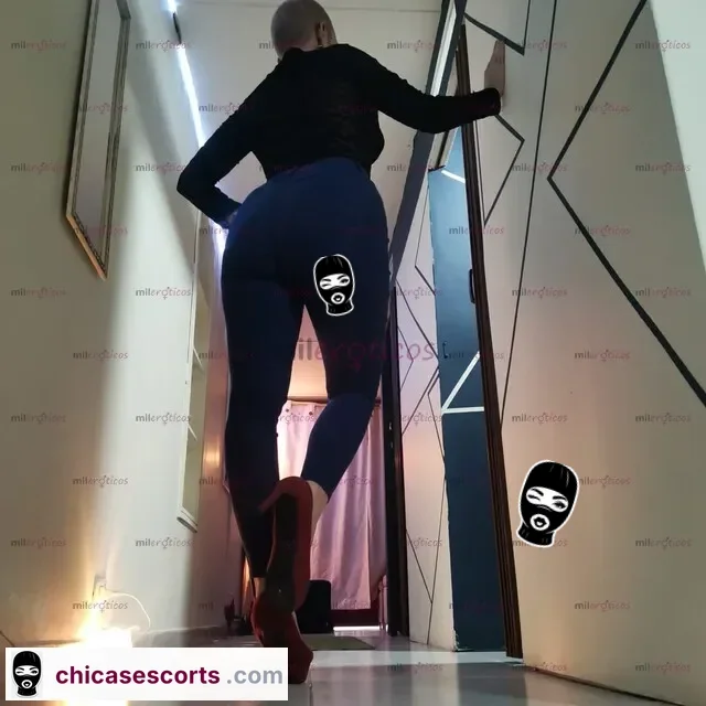 Foto de Culona Tatuada Super Caliente Con Apto Privado Squirt — imagen 3