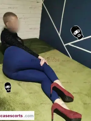 Culona Tatuada Super Caliente Con Apto Privado Squirt, Escorts en Bogotá, Colombia — 18 años