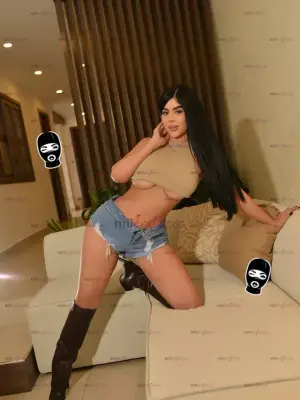 Tifanny Jovencita Apretadita Con El Mejor Servicio, Escorts en Medellín, Colombia — 18 años