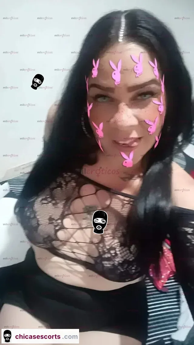 Foto de Veterana Sexy Atrevida Y Complaciente Ardiente En La Cama — imagen 3