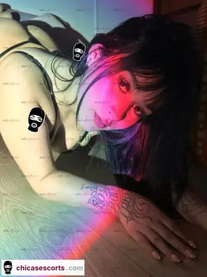 Emily Rousse A Domicilio: Tu Universitaria Atrevida, Escorts en Bogotá — 18 años