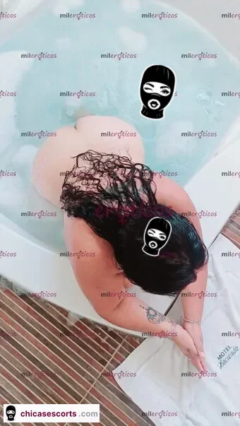 Foto de Samantha Romelly Cort Profesional MultiorgáSmica Milf Solo Personas Solventes — foto de perfil verificado