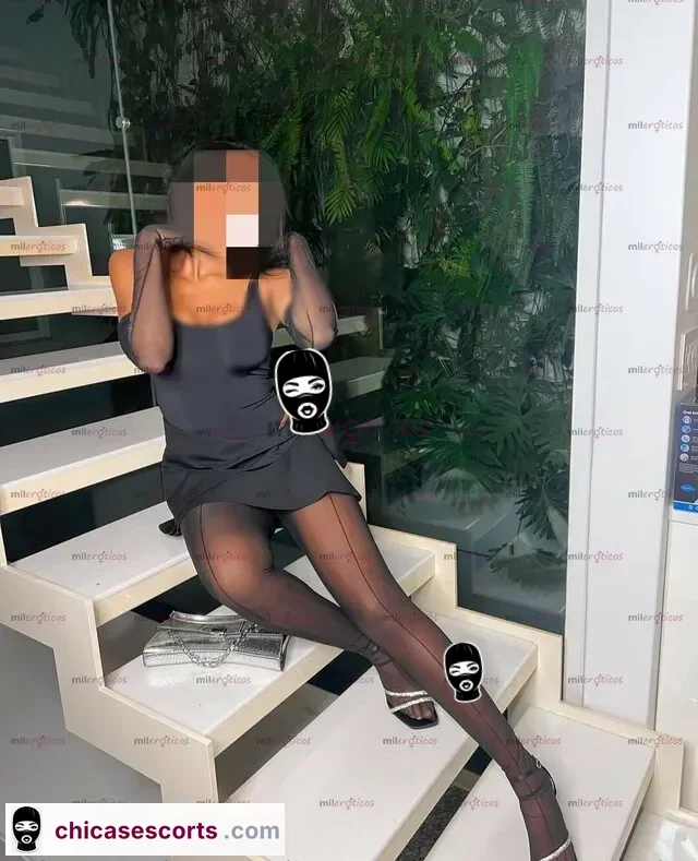 Foto de ExóTica Modelo De Calidad Muy Linda De Piel Morena Hermosa — imagen 3