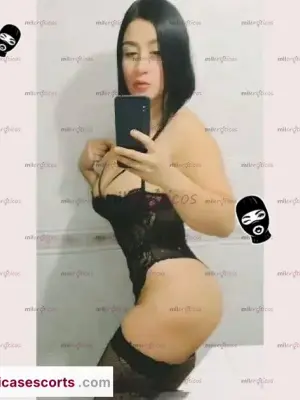 Itali : Deliciosa Mujer Colombiana Complaciente Estrechita Complaciente, Escorts en Bogotá, Colombia — 19 años