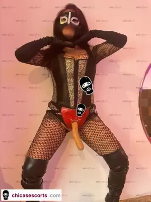 Madame M Dominatrix Bilingual IngléS EspañOl, Escorts en Mérida, México — 30 años