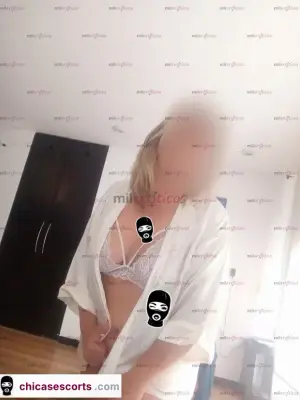 Mona Culona, Ardiente De Deseo Chupadora De Verga, Escorts en Bogotá — 18 años