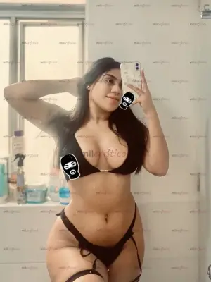 Morena Con Curvas Perfectas Y Vagina Estrechita Y Caliente, Escorts en Bogotá, Colombia — 18 años