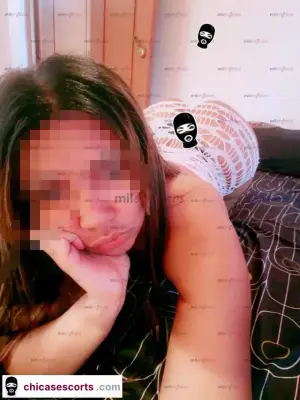Morenita Llena De PasióN Ardiente En La Cama Ven Y Disfruta, Escorts en Bogotá, Colombia — 18 años