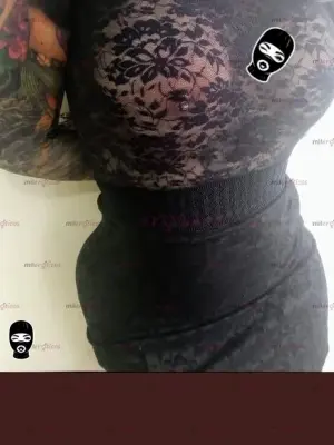 Tatuada Con Lengua BíFida Promo $120 Oral Al Natural Squirt Venida En Los Senos, Escorts en Bogotá, Colombia — 18 años