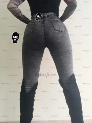 Tatuada Con Lengua BíFida Promo $120 Oral Al Natural Squirt Venida En Los Senos, Escorts en Bogotá, Colombia — 18 años