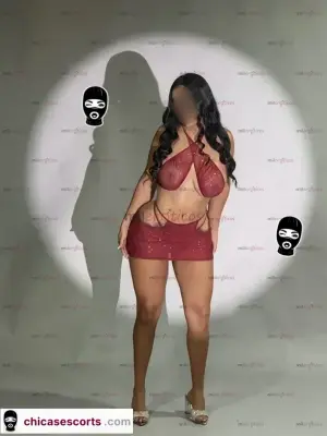 Juli Universitaria Joven Voluptuosa Pelinegra Muy Complaciente Y Perra, Escorts en Medellín, Colombia — 37 años