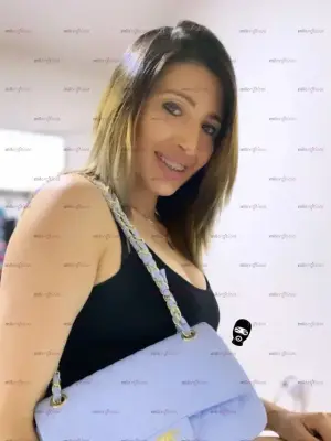 Flaquita Sabrosa Con Ganas De Suerte Al Cielo Deseo Hacerte Feliz, Escorts en Bogotá — 18 años