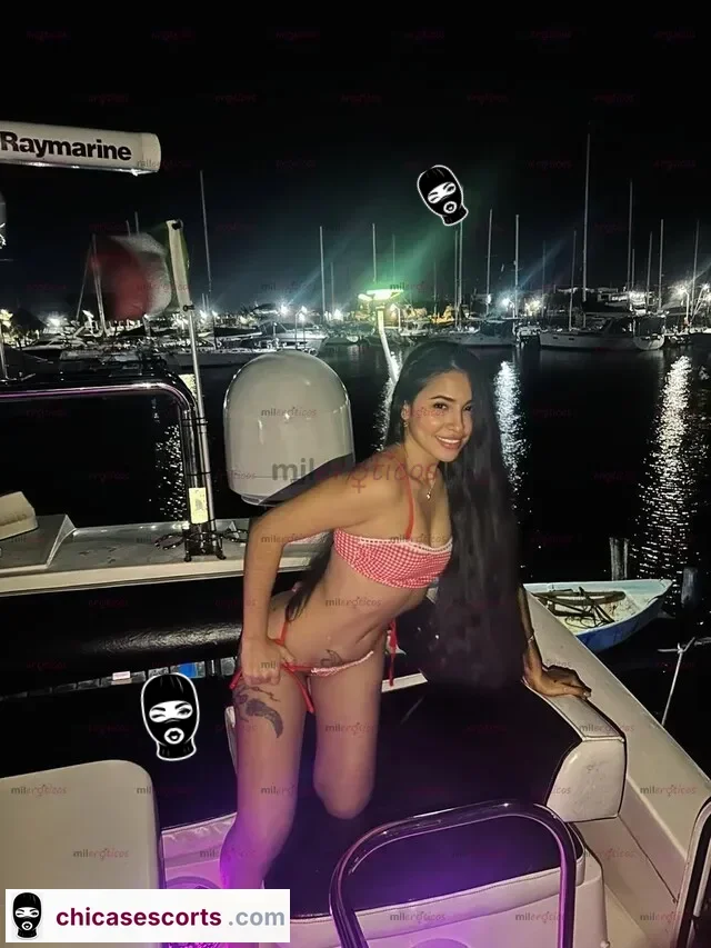 Foto de Karen MultiorgáSmica Morena Pelilargo Cintura PequeñA Nalgas De EnsueñO — imagen 6