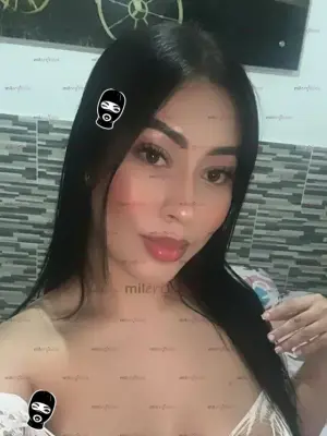 Me Llamo Alexa Espectacular Pelo Largo Hermosas Nalgas, Escorts en Medellín, Colombia — 48 años