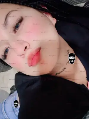 Mavel Hermosa Joven Educada De Cola Grande, Diosa Del Sexo, Escorts en Bogotá, Colombia — 18 años