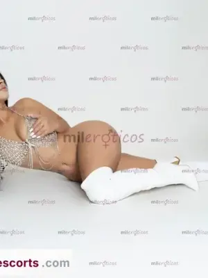 Nahomi Chiquita Y NiñA Traviesa Lista Para Jugar, Escorts en Mérida — 18 años