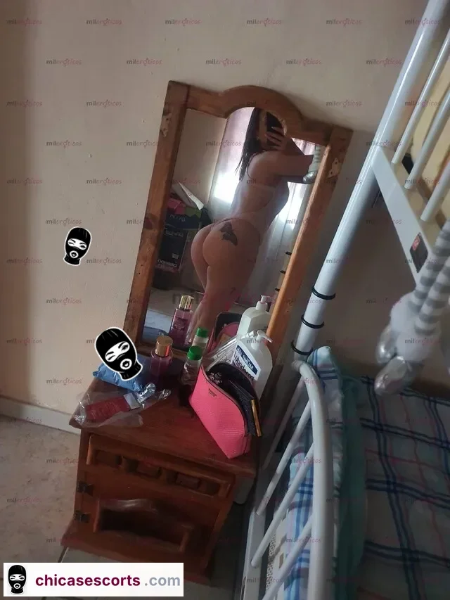 Foto de Hermosa Chica De Curvas Irresistibles Y Trato Encantador S — imagen 3