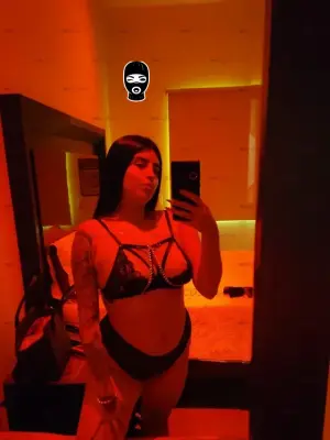 Carolina, Escorts en Bogotá — 18 años