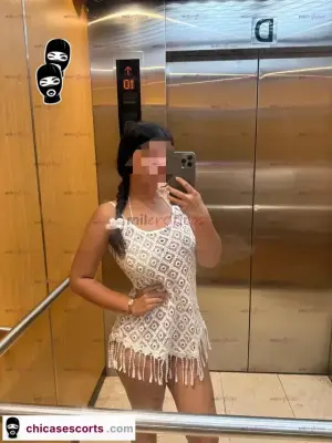 Hermosa Joven Con Caricias Y Besos Apasionados, Escorts en Bogotá — 19 años