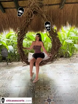 Hermosa Joven Con Caricias Y Besos Apasionados, Escorts en Bogotá — 19 años