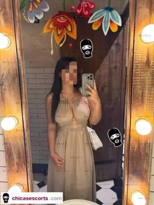 Hermosa Joven Con Caricias Y Besos Apasionados, Escorts en Bogotá, Colombia — 19 años