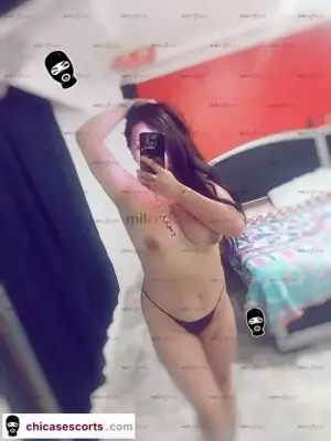 Madura Paisa Pelinegra Cuerpo Reloj De Arena Con Ganas De Hacer Pasar Una Noche, Escorts en Bogotá, Colombia — 18 años